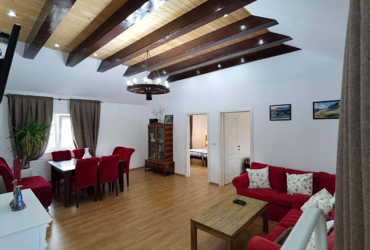 Apartament 2 Camere - Casa Divertis 부자우 외부 사진