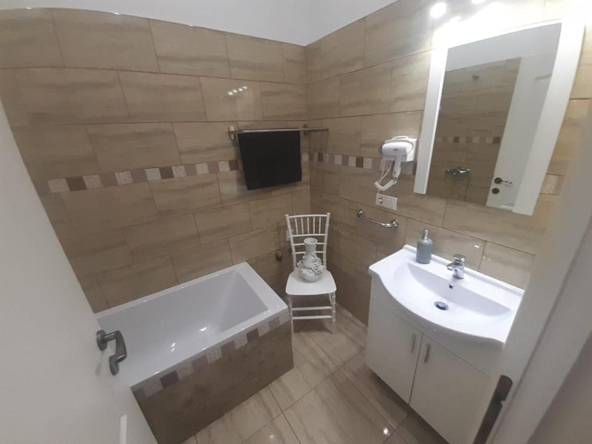 Apartament 2 Camere - Casa Divertis 부자우 외부 사진