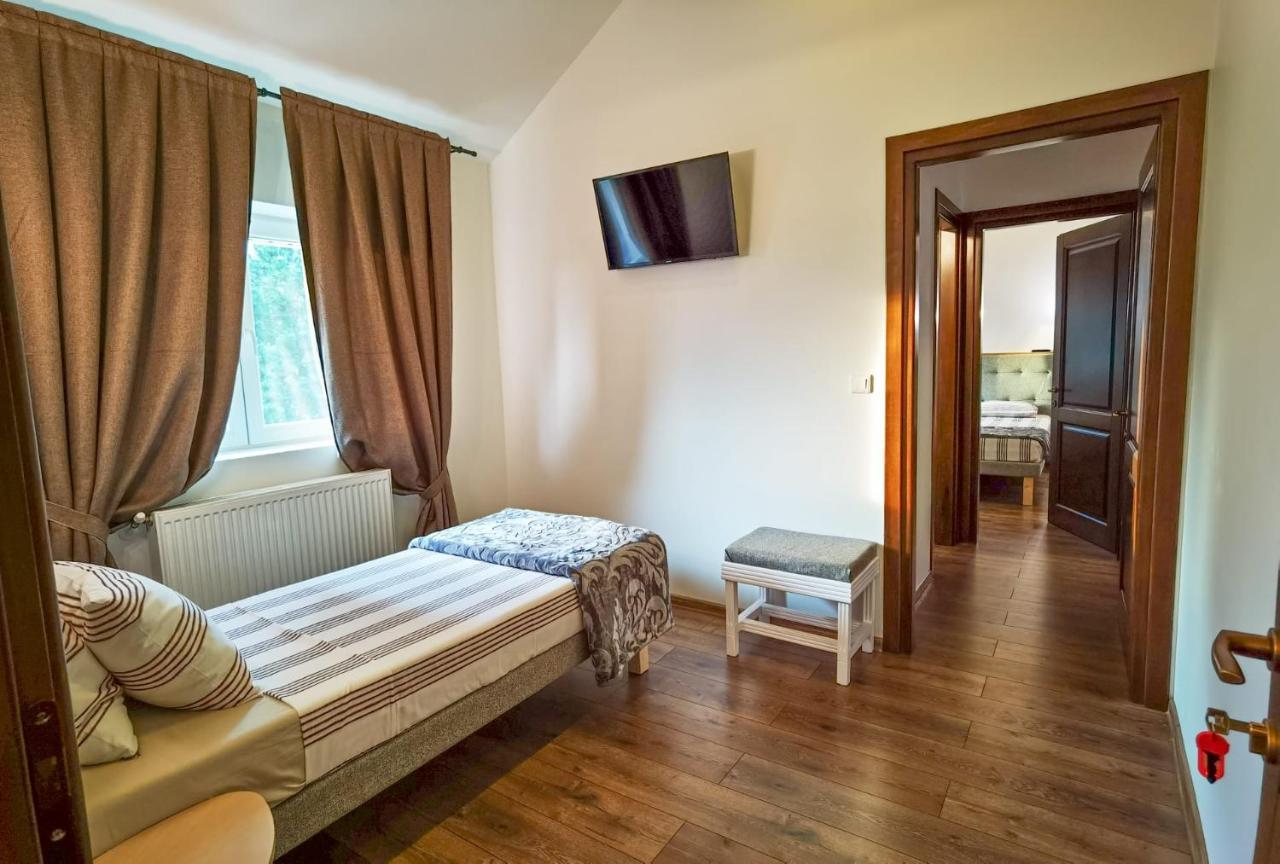 Apartament 2 Camere - Casa Divertis 부자우 외부 사진