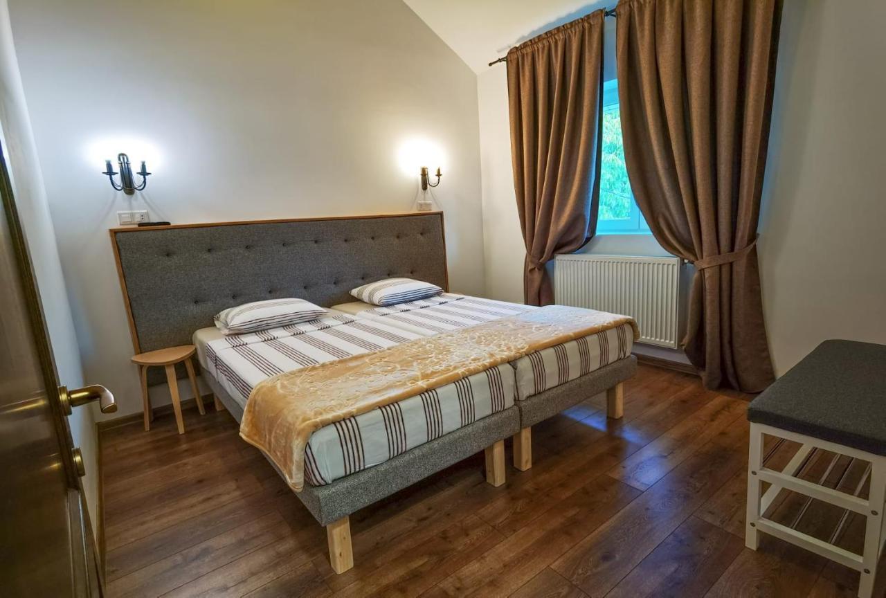 Apartament 2 Camere - Casa Divertis 부자우 외부 사진