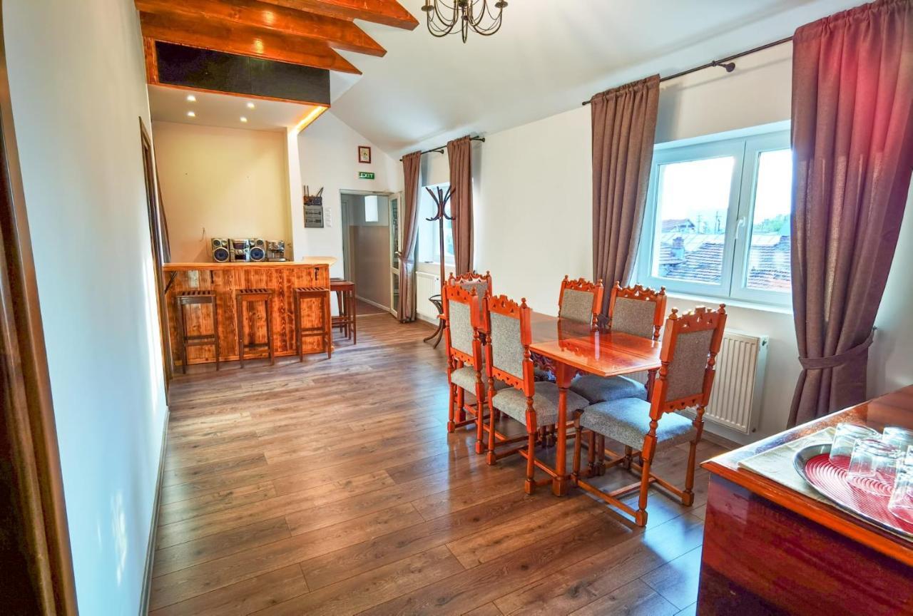 Apartament 2 Camere - Casa Divertis 부자우 외부 사진