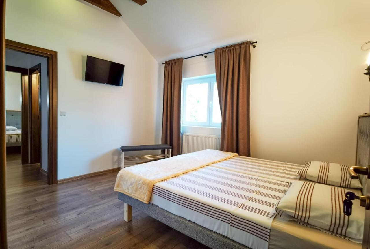 Apartament 2 Camere - Casa Divertis 부자우 외부 사진