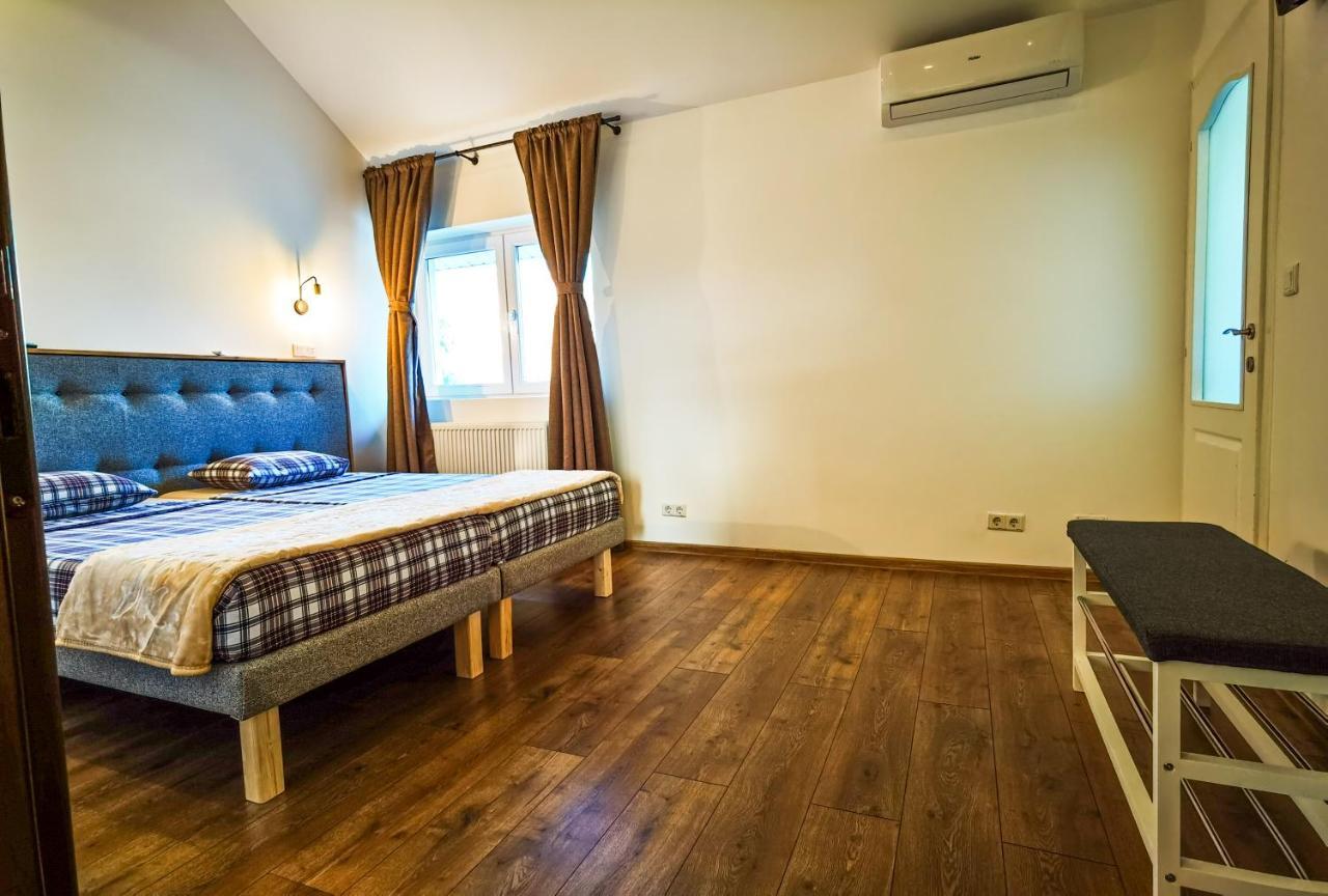 Apartament 2 Camere - Casa Divertis 부자우 외부 사진