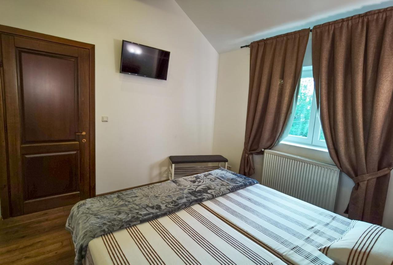Apartament 2 Camere - Casa Divertis 부자우 외부 사진