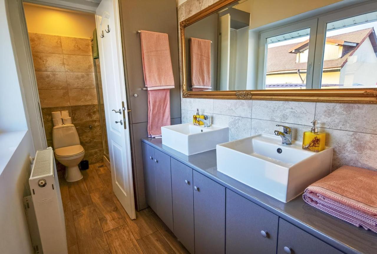 Apartament 2 Camere - Casa Divertis 부자우 외부 사진